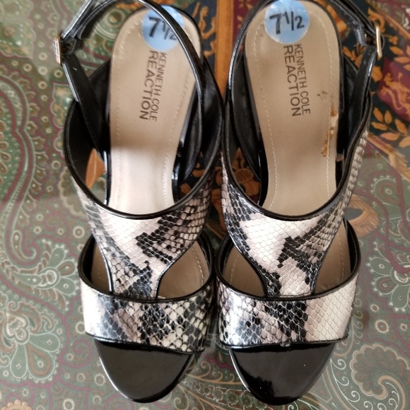 Kenneth Cole Dress Sandals - Picture 4 of 8